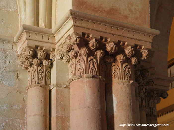 Capiteles de los arcos triunfales